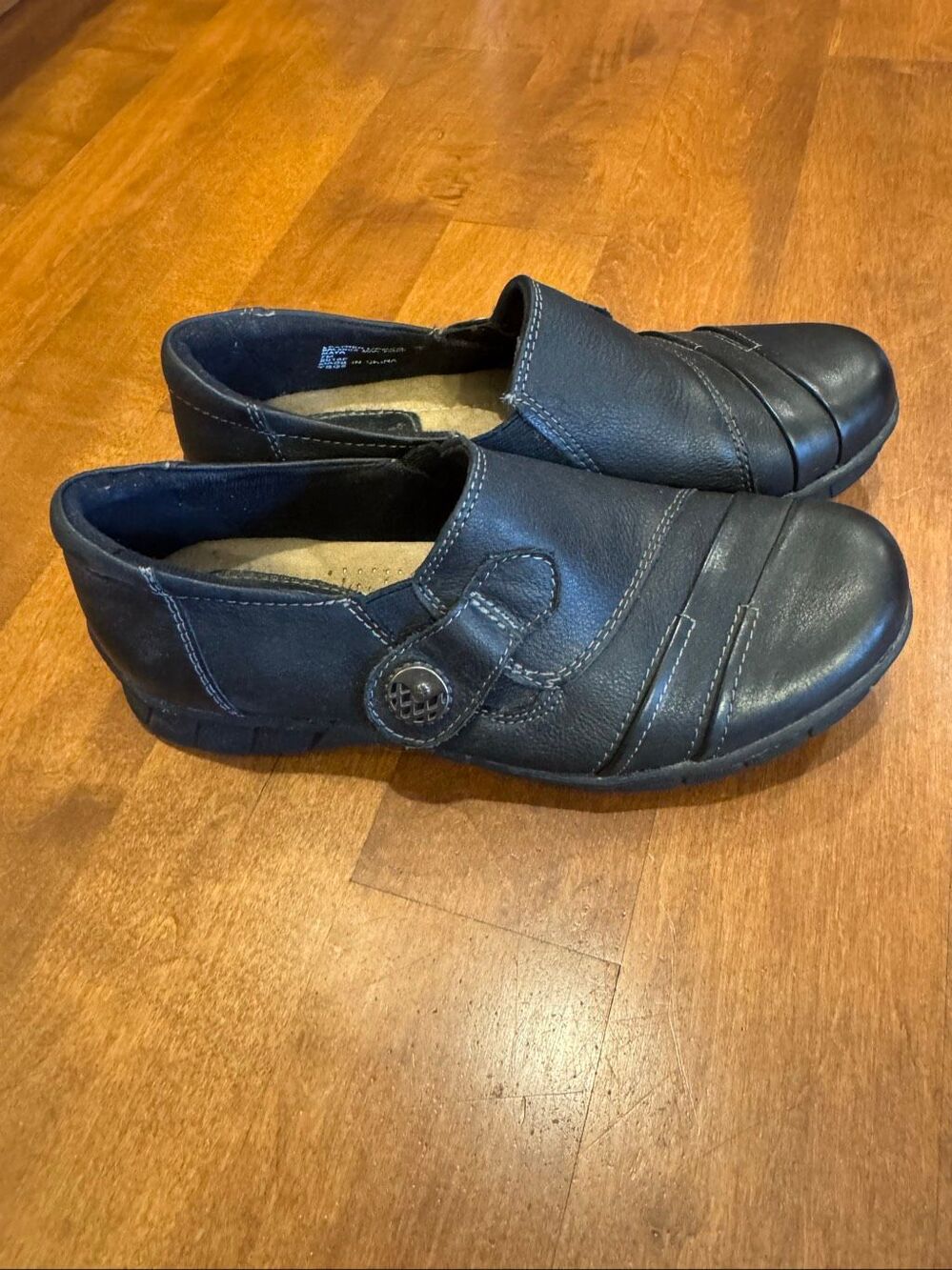Earth Origins Naya Women’s 7M Black Leather Slip-On Comfort Walking Shoes